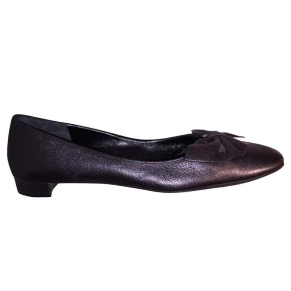 👋🏾SOLD👋🏾SALVATORE FERRAGAMO size 9.5AA block heel flats